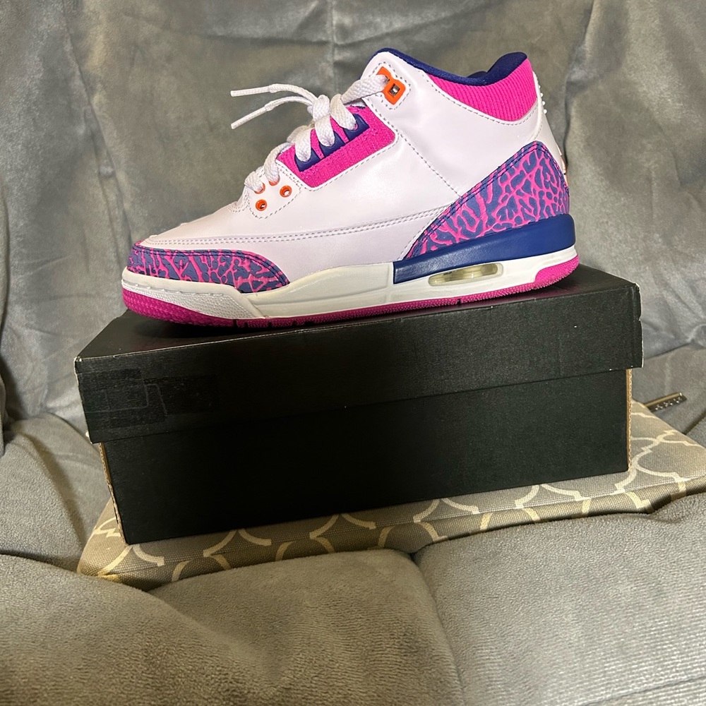 Air Jordan 3 Retro “Barley Grape” 🍇 (LIKE NEW / NEVER WORN) (Sz 4 Y / 6.5 Y) - Picture 4 of 10